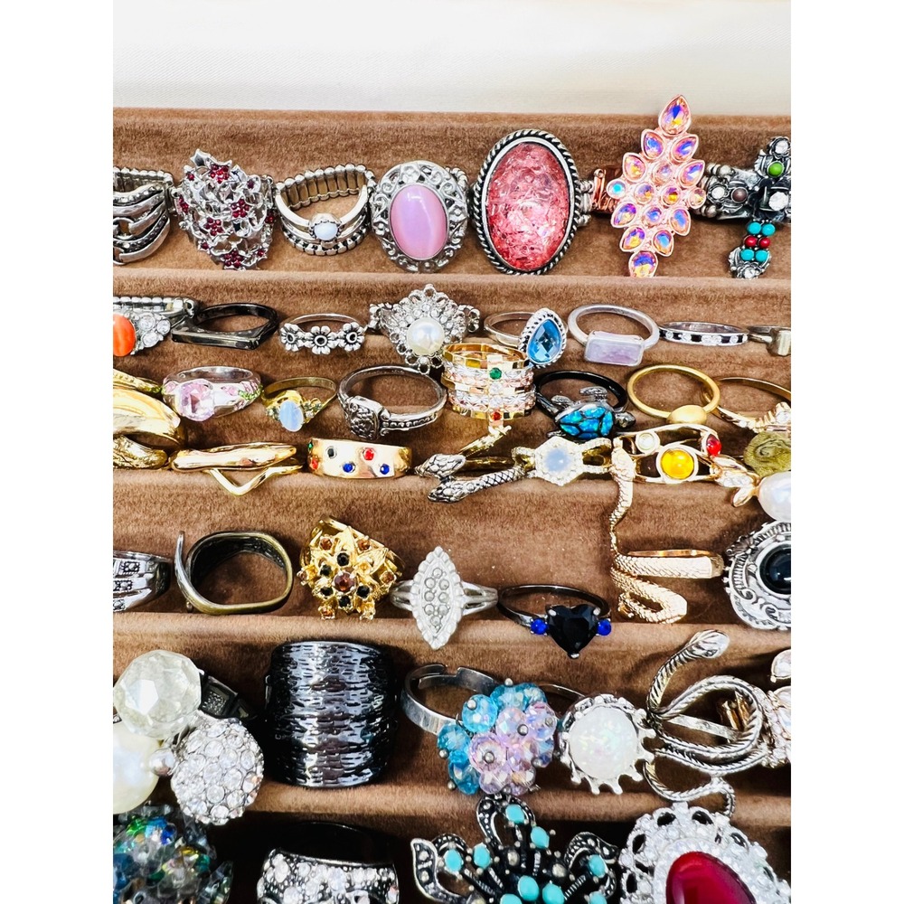 Vintage & Modern Gold & Silver Tone Assortment Fashion Statement Rings Lot of 85 - Picture 16 of 16